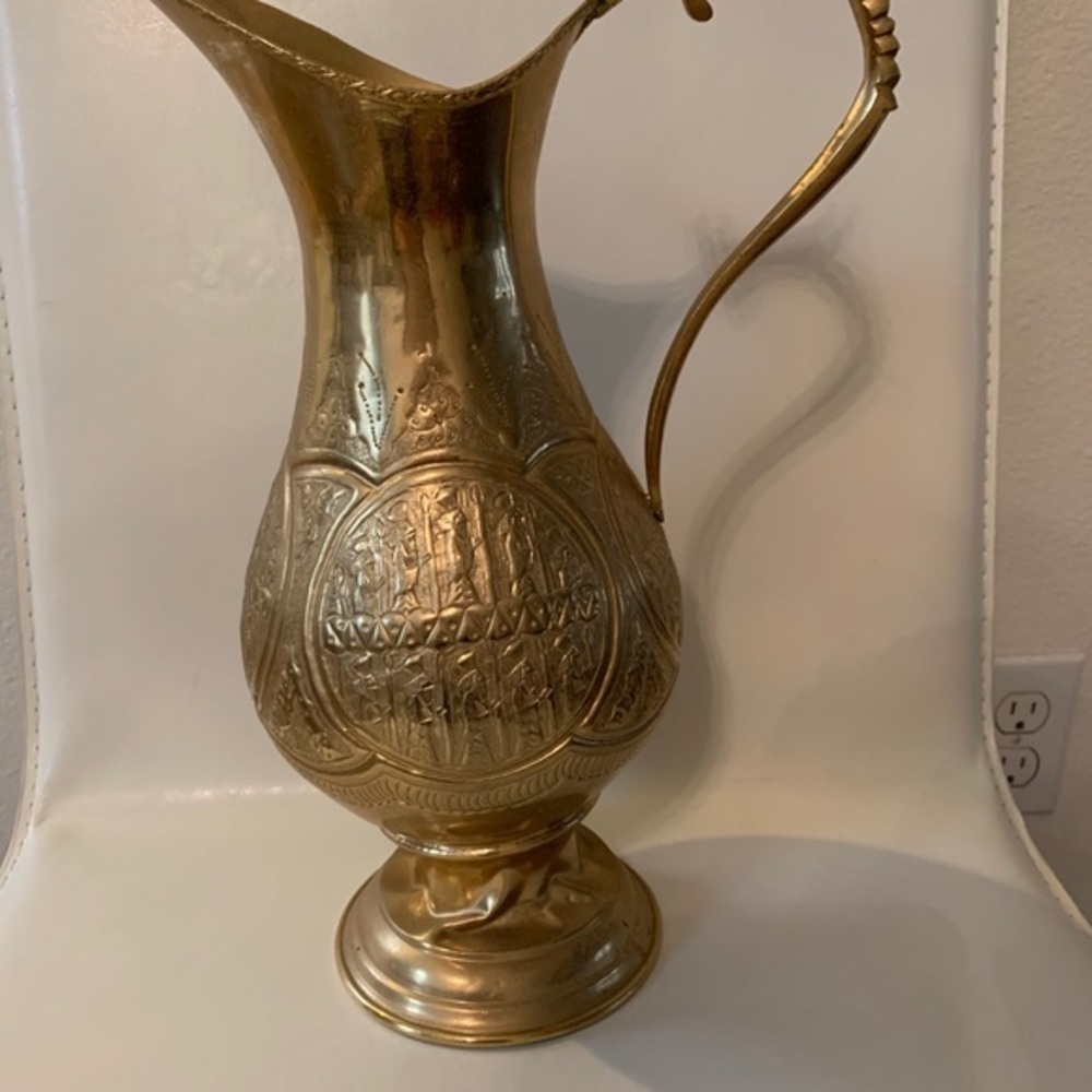 Pitcher - Picture 1 of 7